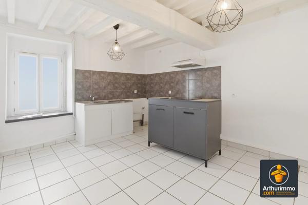 Location                                                      Appartement
                        
                     4 pièces                      134 m2                     à Saint-Priest