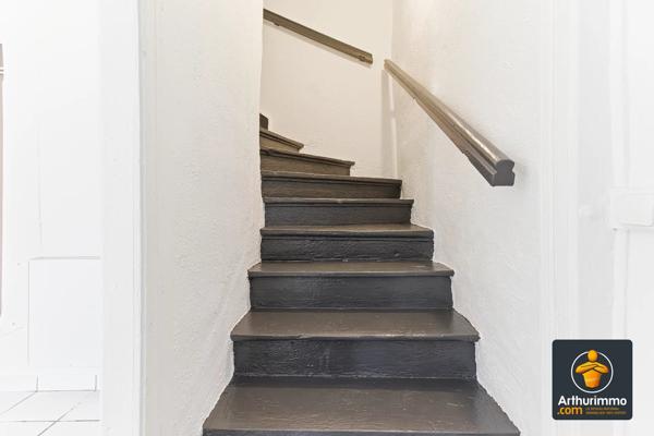 Location                                                      Appartement
                        
                     4 pièces                      134 m2                     à Saint-Priest