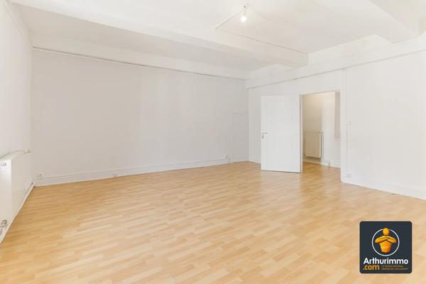 Location                                                      Appartement
                        
                     4 pièces                      134 m2                     à Saint-Priest