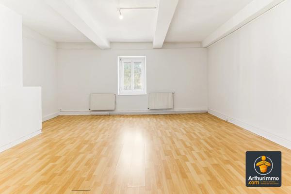 Location                                                      Appartement
                        
                     4 pièces                      134 m2                     à Saint-Priest