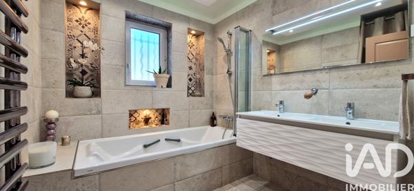 Maison à vendre 6 pièces 134 m² Caumont-sur-Durance