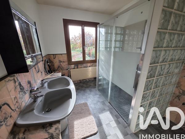 Maison à vendre 6 pièces 123 m² Le Mesnil-Saint-Denis