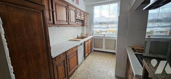 DUNKERQUE Centre, Appartement T4 lumineux au 1er étage avec balcon et Garage fermé,  comprenant...