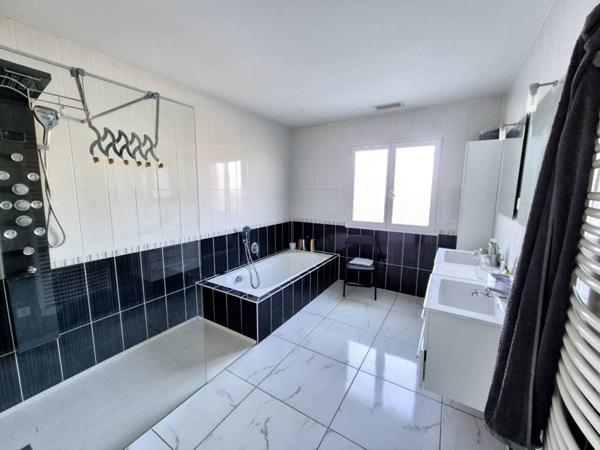 Maison à vendre 7 pièces de 340 m²