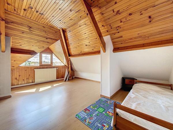 Carbon Blanc : Belle propriété familiale - 5 chambres - avec sous-sol