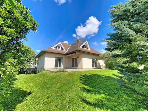 Carbon Blanc : Belle propriété familiale - 5 chambres - avec sous-sol