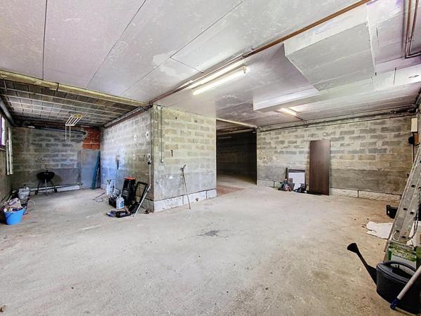 Carbon Blanc : Belle propriété familiale - 5 chambres - avec sous-sol