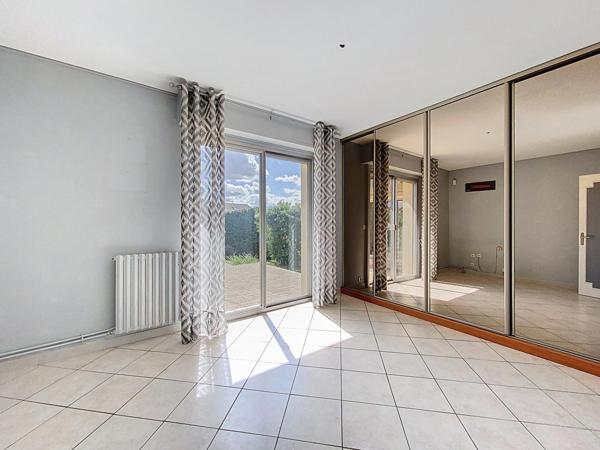 Carbon Blanc : Belle propriété familiale - 5 chambres - avec sous-sol