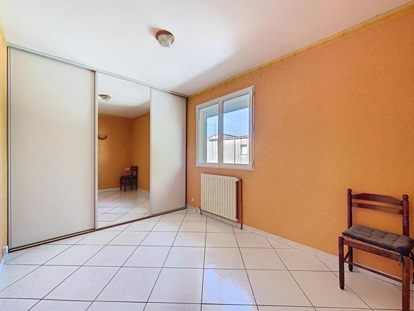 Carbon Blanc : Belle propriété familiale - 5 chambres - avec sous-sol