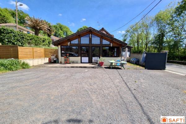 Maison sur 2 niveaux, 5 pièces, 3 chambres, 210m2 et garage