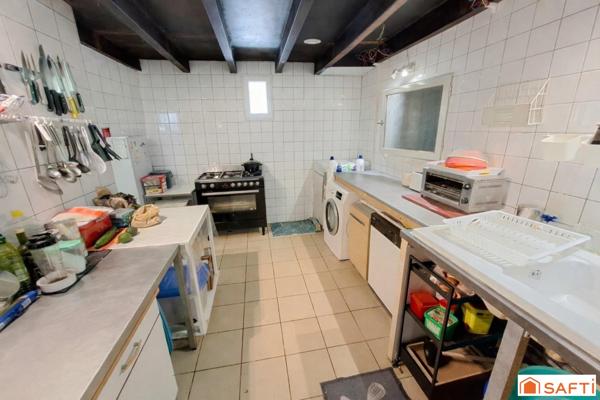 Maison sur 2 niveaux, 5 pièces, 3 chambres, 210m2 et garage