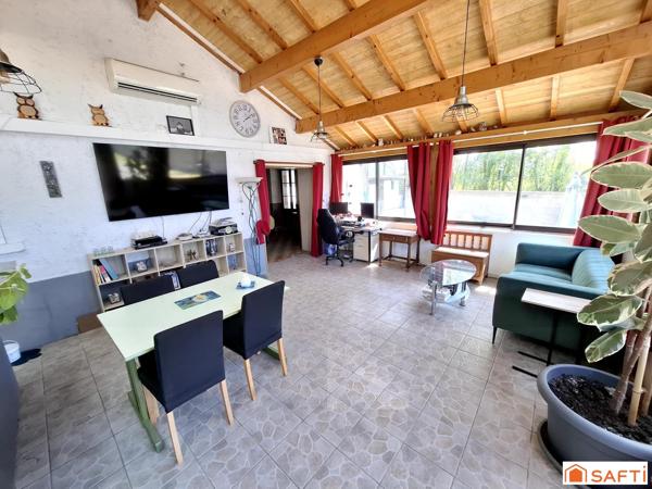 Maison sur 2 niveaux, 5 pièces, 3 chambres, 210m2 et garage