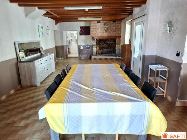 Maison sur 2 niveaux, 5 pièces, 3 chambres, 210m2 et garage