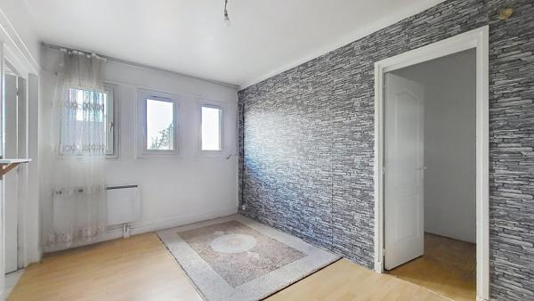 Maison - 8 pièces - 137m²