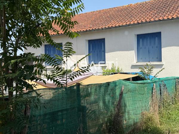 Deux maison dans le Centre de Dange Saint Romain