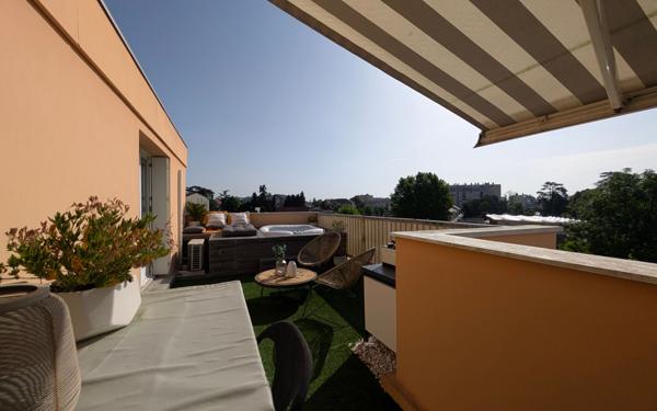 Appartement à vendre    3 pièces • 71,79 m2 Billère