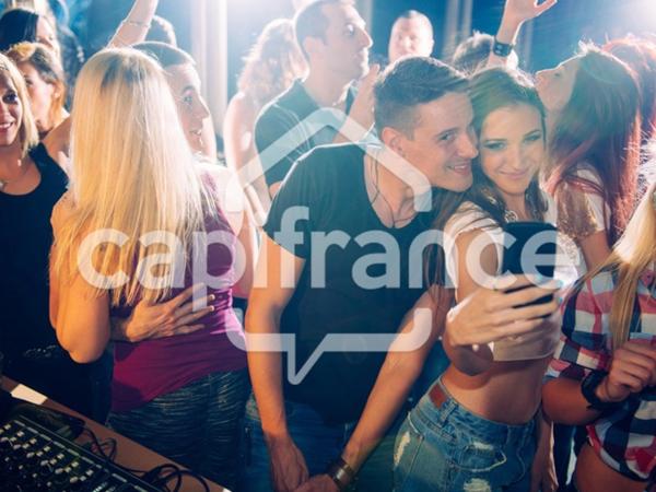 Proche de LILLE (59) - Restaurant - Licence IV - 130 couverts en salle + Terrasse 200 m2 sur zone commerciale