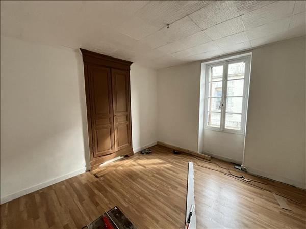 Immeuble à vendre |  Montbron |  114 m²