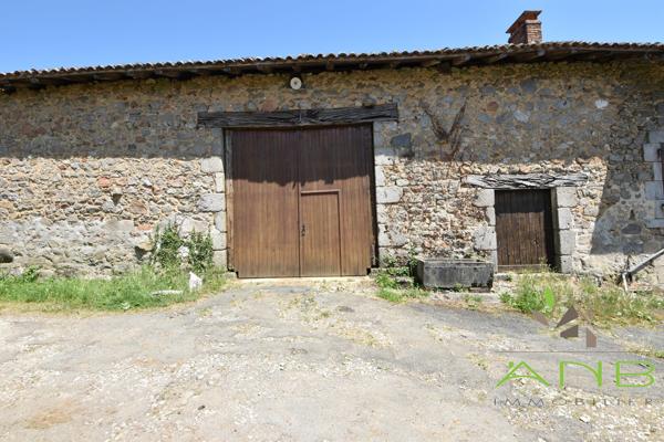 Maison à rénover avec grange mitoyenne