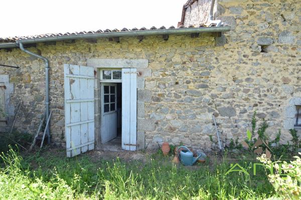Maison à rénover avec grange mitoyenne