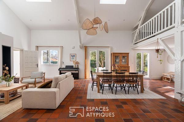 Maison avec séjour cathédrale et jardin arboré dans le Hameau des Grézillières