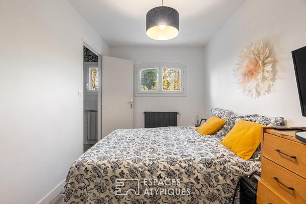 Maison avec séjour cathédrale et jardin arboré dans le Hameau des Grézillières