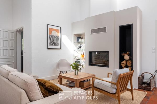 Maison avec séjour cathédrale et jardin arboré dans le Hameau des Grézillières