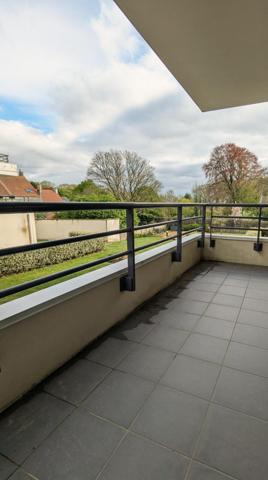 APPARTEMENT - 3 CHAMBRES - GARAGE + PARKING PRIVE