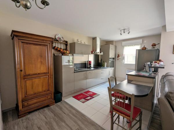 APPARTEMENT - 3 CHAMBRES - GARAGE + PARKING PRIVE