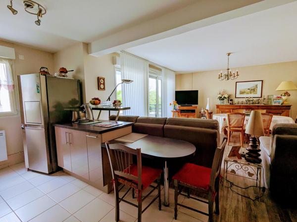 APPARTEMENT - 3 CHAMBRES - GARAGE + PARKING PRIVE