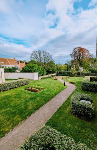 APPARTEMENT - 3 CHAMBRES - GARAGE + PARKING PRIVE