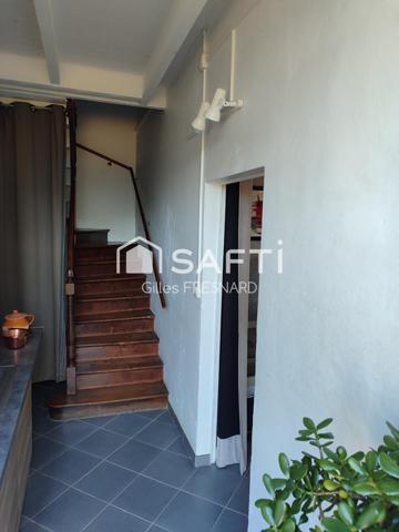 Magnifique charentaise avec gros potentiel, fenêtres PVC double vitrage