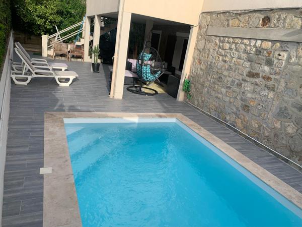 Toulon (83200) Villa 8 pièces avec Piscine