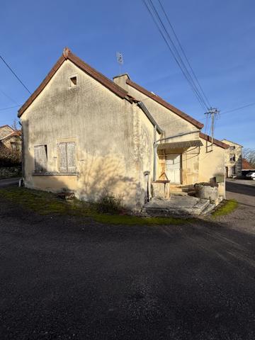 Proche de Baigneux les juifs : maison de 80m² avec un jardin , une dépendance et un terrain non attenant. Orret (21450)