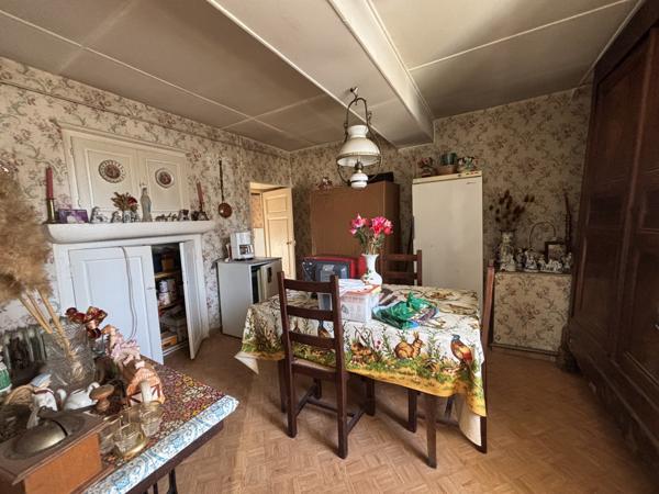 Proche de Baigneux les juifs : maison de 80m² avec un jardin , une dépendance et un terrain non attenant. Orret (21450)