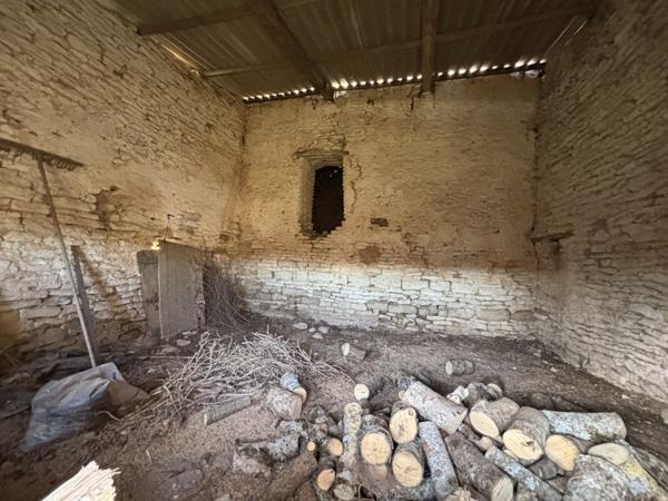 Proche de Baigneux les juifs : maison de 80m² avec un jardin , une dépendance et un terrain non attenant. Orret (21450)