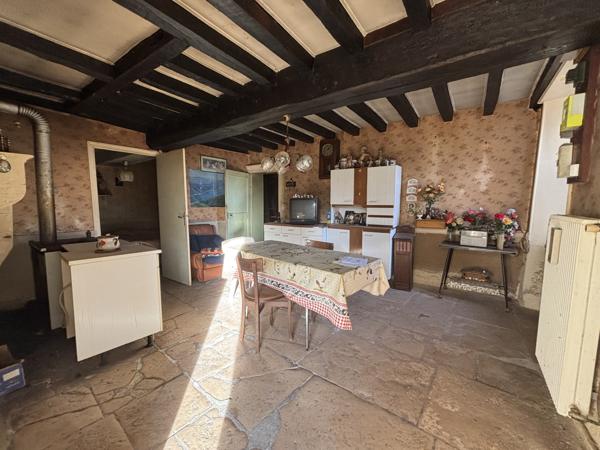 Proche de Baigneux les juifs : maison de 80m² avec un jardin , une dépendance et un terrain non attenant. Orret (21450)