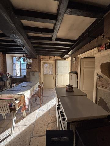 Proche de Baigneux les juifs : maison de 80m² avec un jardin , une dépendance et un terrain non attenant. Orret (21450)