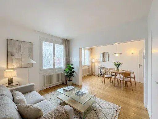 Vente                                                      Appartement
                        
                     3 pièces                      57 m2                     à Clermont-Ferrand