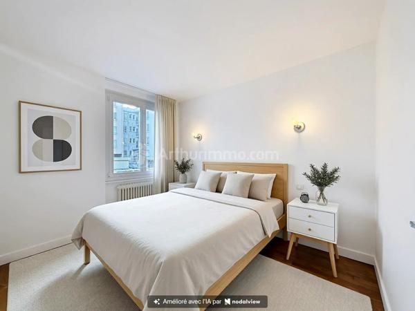 Vente                                                      Appartement
                        
                     3 pièces                      57 m2                     à Clermont-Ferrand