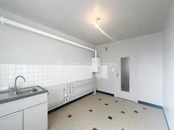 Vente                                                      Appartement
                        
                     3 pièces                      57 m2                     à Clermont-Ferrand