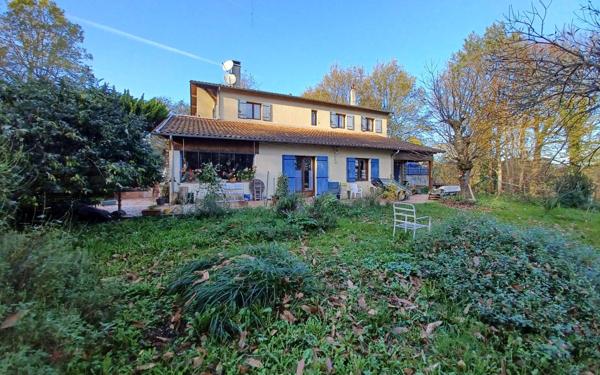 Maison à vendre    8 pièces • 242 m2 Saint-Astier