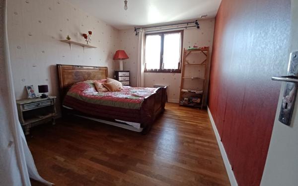 Maison à vendre    8 pièces • 242 m2 Saint-Astier