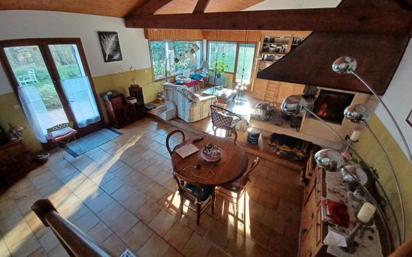 Maison à vendre    8 pièces • 242 m2 Saint-Astier