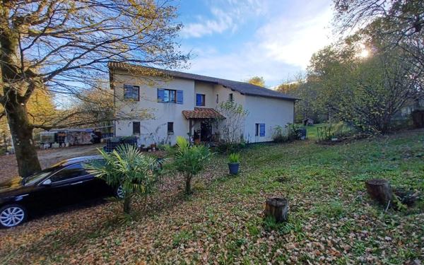 Maison à vendre    8 pièces • 242 m2 Saint-Astier