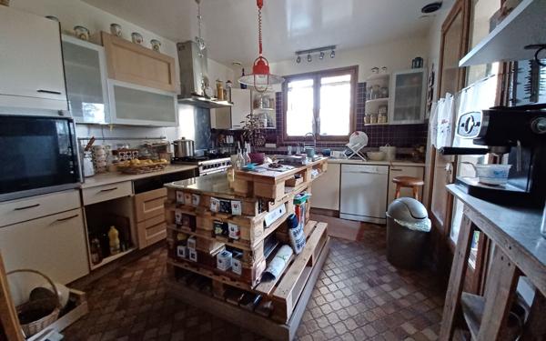 Maison à vendre    8 pièces • 242 m2 Saint-Astier