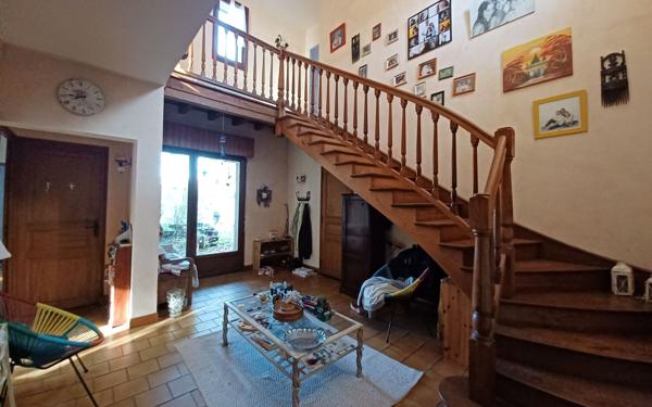 Maison à vendre    8 pièces • 242 m2 Saint-Astier