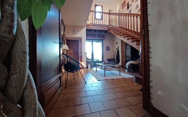 Maison à vendre    8 pièces • 242 m2 Saint-Astier