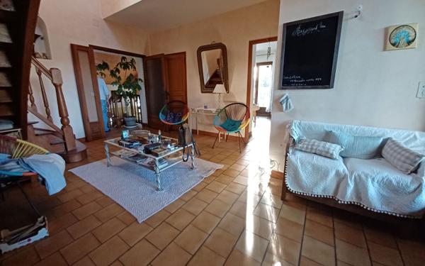 Maison à vendre    8 pièces • 242 m2 Saint-Astier