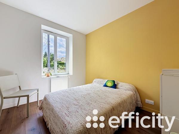 Maison
         5 pièces
        - 96 m² 275 000 € *